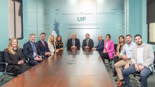 UIF: Reunin con el Consejo Federal del Notariado Argentino.