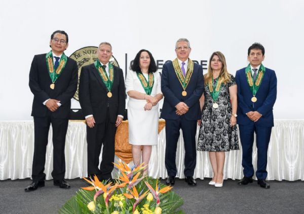 El notario Alejandro Collantes Becerra jur como nuevo Decano del Colegio de Notarios de Lima